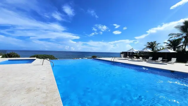 ¡Apartamento Amueblado con Acceso Directo a la Playa en Sosúa!, USD$ 300,000
