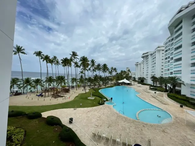 Apartamento en Juan Dolio con Piscina y Terraza, USD$ 295,000