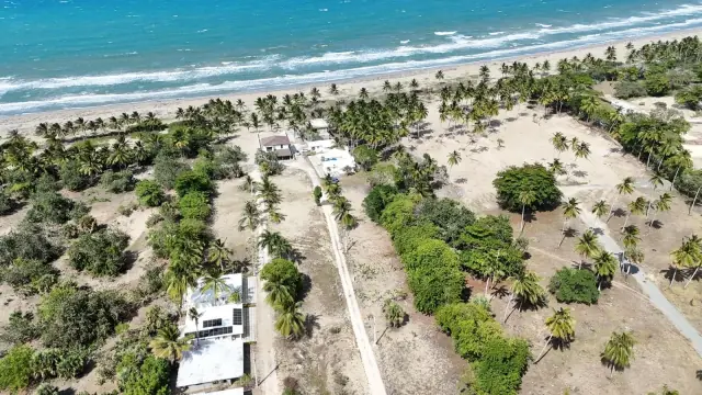 Beachfront Duplex Home – Boca de Veragua, USD$ 275,000