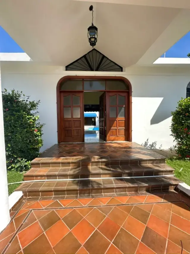 Casa a 2 minutos caminando de la Playa de Juan Dolio, USD$ 465,000