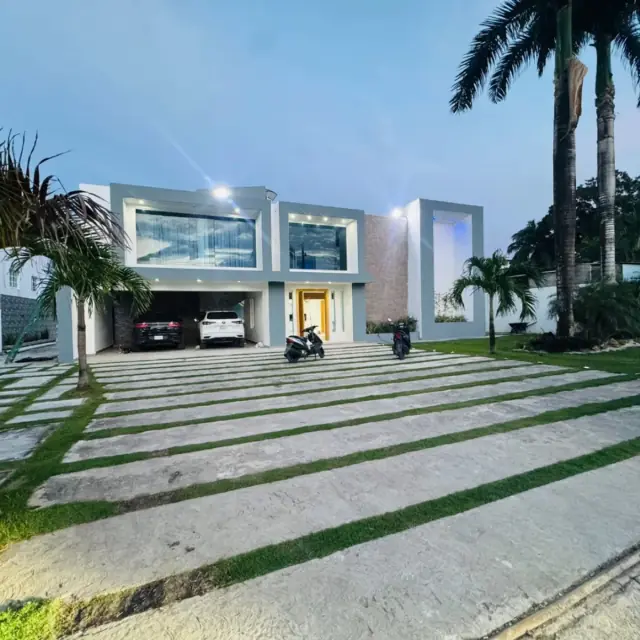 Casa Amueblada en Centro de Samaná, USD$ 1,300,000