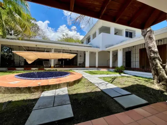 Casa de Lujo en Juan Dolio, San Pedro, USD$ 400,000