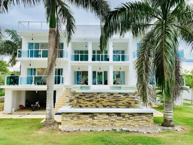 Casa En Centro Del Pueblo, Río San Juan, USD$ 569,900