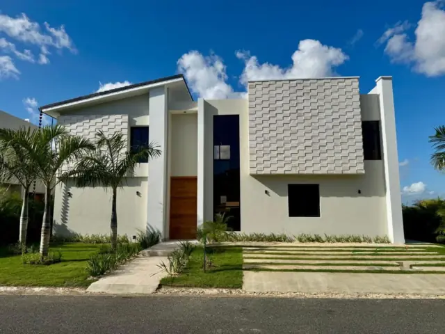 Casa en La Estancia Golf & Country Club, USD$ 575,000