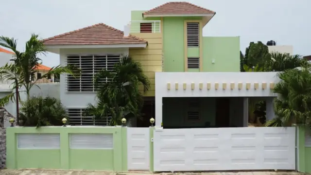 Casa En Residencial Romana Del Oeste, La Romana, USD$ 272,000
