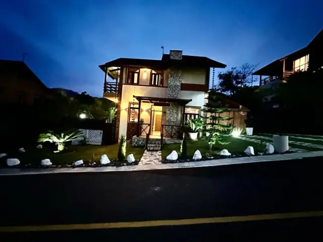 CASA EN VENTA 3 DORMITORIOS LA JOYA JARABACOA LA V, USD$ 385,000