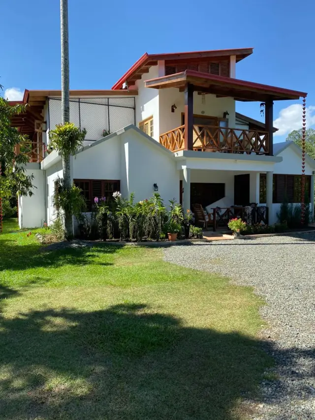 CASA EN VENTA 6 DORMITORIOS BUENA VISTA LA VEGA, USD$ 475,000