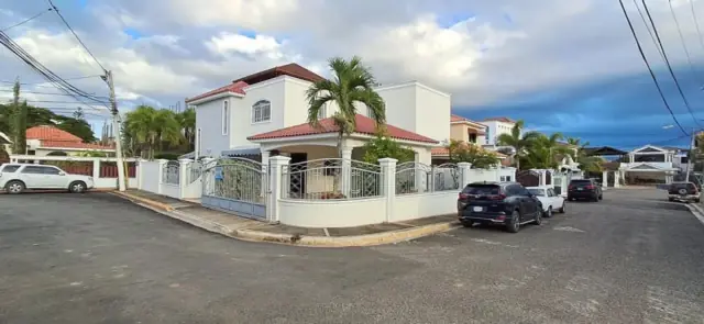 CASA, JARDINES DEL ESTE SANTIAGO, RD$ 26,500,000