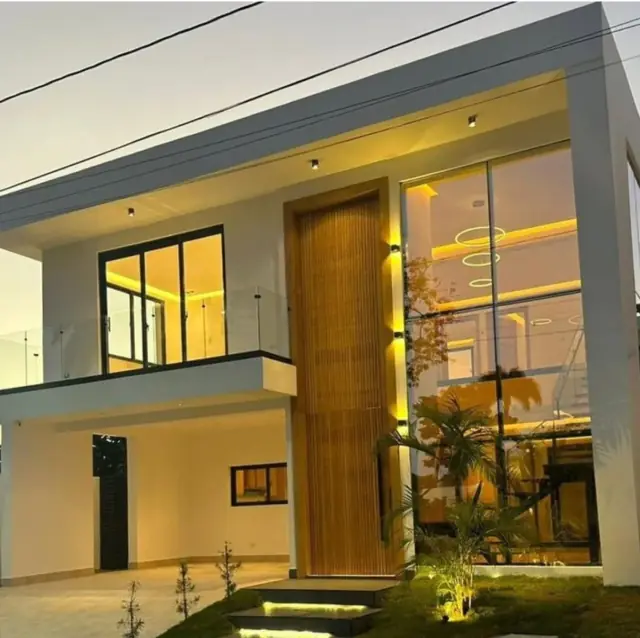 Casa Moderna, amplia y llena de luz natural, RD$ 21,000,000