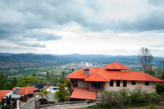 Casa Vacacional en La Jamaca de Dios, USD$ 400,000