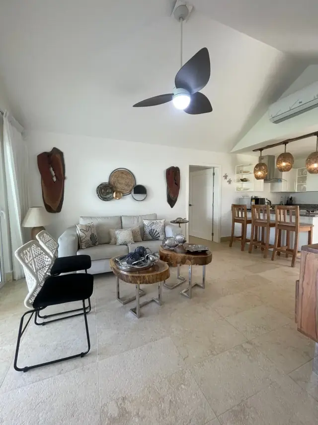 ELEGANTE VILLA EN LA CIUDAD DE PUERTO PLATA, USD$ 450,000