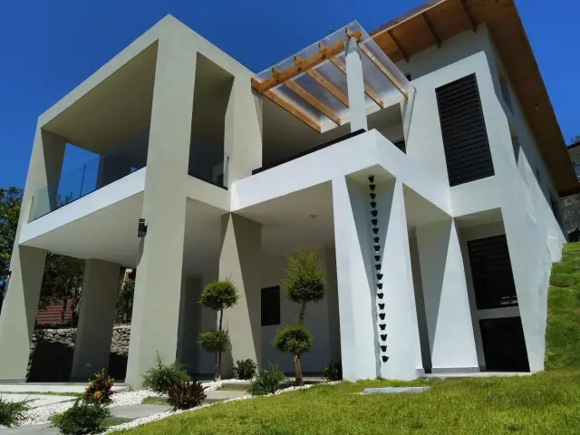 Oportunidad Única: Complejo de Villas en Venta en Jarabacoa, Cerca del Salto de Jimenoa, USD$ 235,000