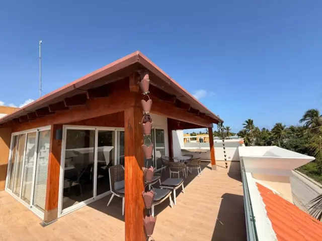 PH independiente amueblado, a pasos de la playa, USD$ 380,000