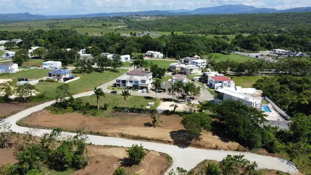 Solares en Zona Exclusiva, USD$ 130 X Metro