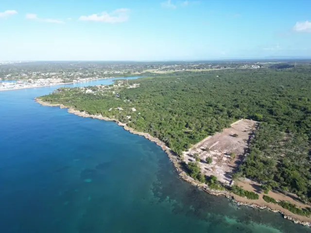TERRENO EN VENTA EN BOCA DE CHAVON FRENTE AL MAR, USD$ 3,207,568