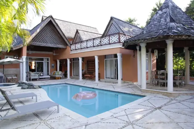 Villa amueblada en venta en Juan Dolio, USD$ 325,000