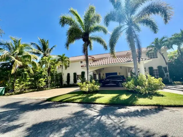 Villa con Piscina en Metro Country Club | Juan Dolio, USD$ 590,000