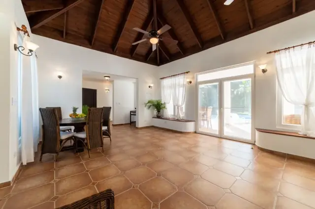 Horse Ranch: un retiro de lujo con vistas tropicales para vivir tu sueño., USD$ 990,000