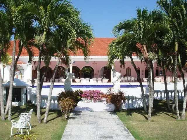 6 HB – VILLA PRIVADA EN EL CARIBE – SOSÚA, USD$ 2,500,000