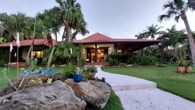 Villa Shangri-La: lujo frente al mar en su máxima expresión, USD$ 5,900,000